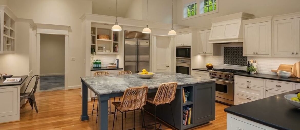 9254 Points Drive Northeast, Yarrow Point, WA 98004 9254 Points Drive Northeast, Yarrow Point, WA 98004