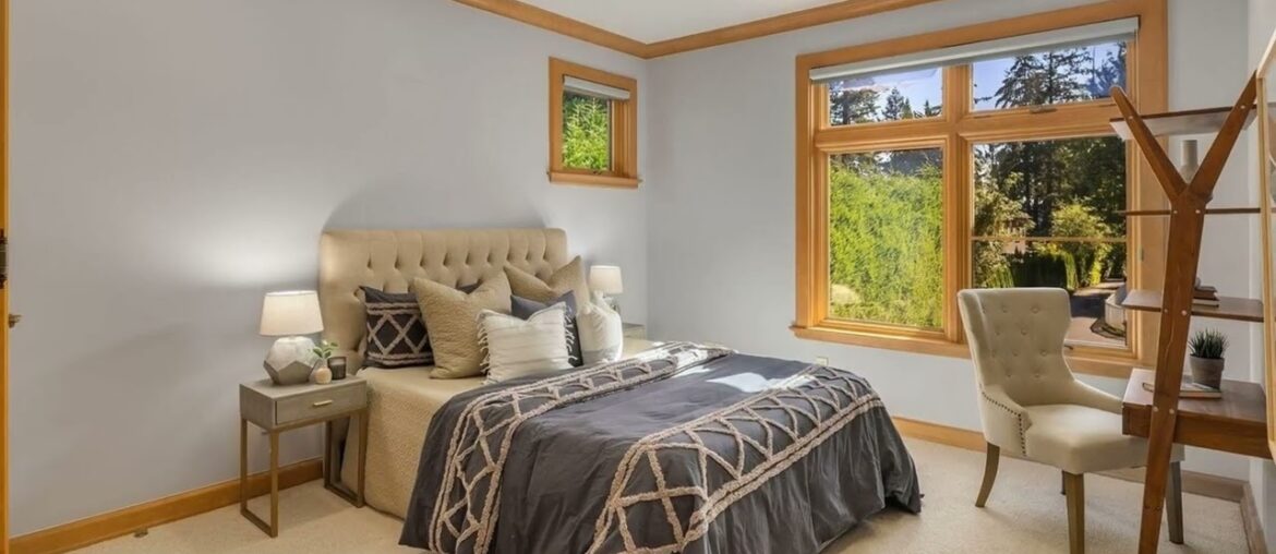 3235 Evergreen Point Road, Medina, WA 98039