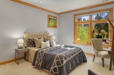 3235 Evergreen Point Road, Medina, WA 98039