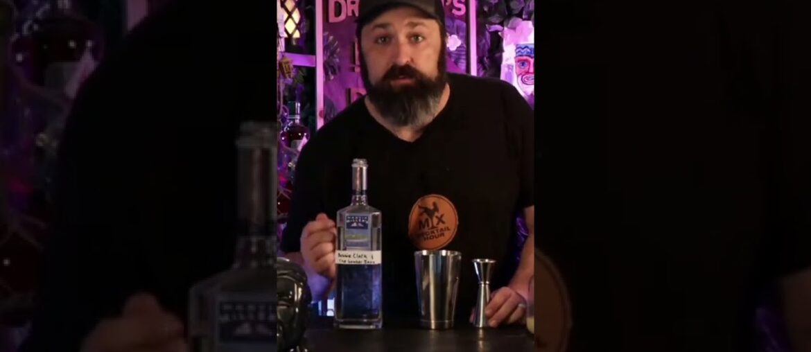 Say Hello To My Little Friend the FRENCH 75 #cocktail #shorts #recipe #bartender #classic