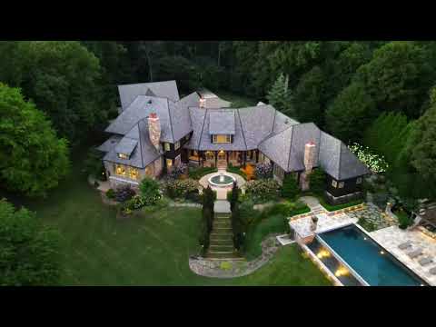 Luxurious Estate on 5 acres in Great Falls, Virginia Luxurious Estate on 5 acres in Great Falls, Virginia