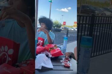 CHICK-FIL-A OUTSIDE DINING & DRIVE THRU (08/09/2022) | WAFFLE FRIES & CHICKEN NUGGETS #yum #asmr