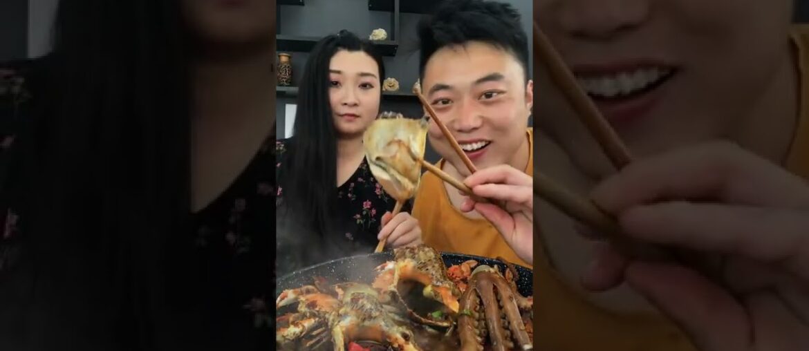 eating/what's eating gilbert grape/binge eating disorder/eating food challenge,eating food asmr eating/what's eating gilbert grape/binge eating disorder/eating food challenge,eating food asmr