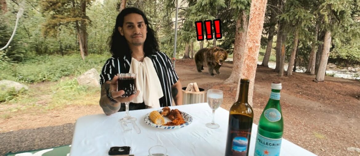 Fine dining camp amongst BEARS!