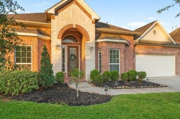 24915 Auburn Bend Dr, Spring, TX