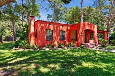 416 GRANDVIEW AVENUE N, SANFORD, FL Presented by Wemert Group Realty.