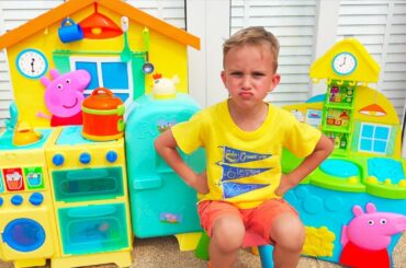 Vlad and Nikita playing in cafe