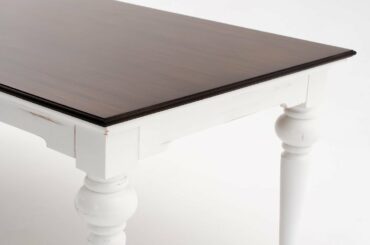 A Dining Table with an Exposed Wooden Table Top