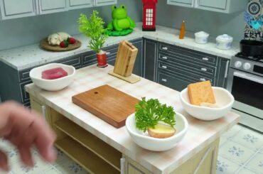 Flavorful Miniature Tofu, Sprouts and French Fries / Food Mini