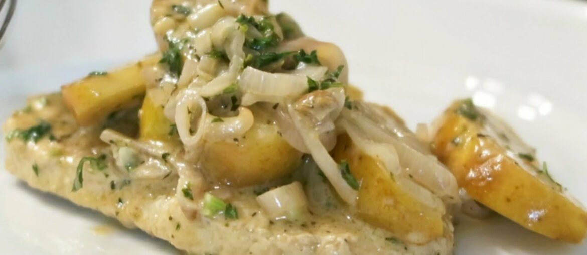 Chicken with Apple & Shallots in Apple Cider Reduction #gourmetvegetarian Chicken with Apple & Shallots in Apple Cider Reduction #gourmetvegetarian