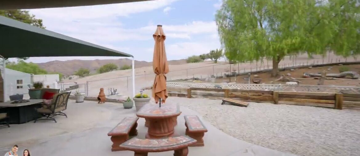 4+3 Agua Dulce Ranch Home on Nearly 3acres w/Views, Open Living, RV Garage, 2 Stall Barn w/Tack Room