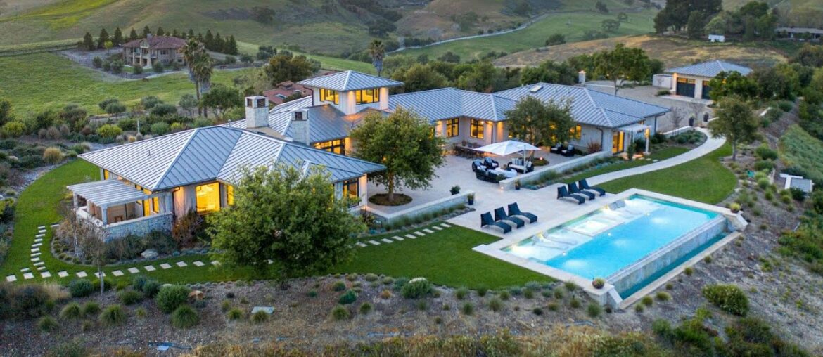 This $8,500,000 hilltop retreat with 360-degree views of vineyards in Solvang is absolutely amazing This $8,500,000 hilltop retreat with 360-degree views of vineyards in Solvang is absolutely amazing
