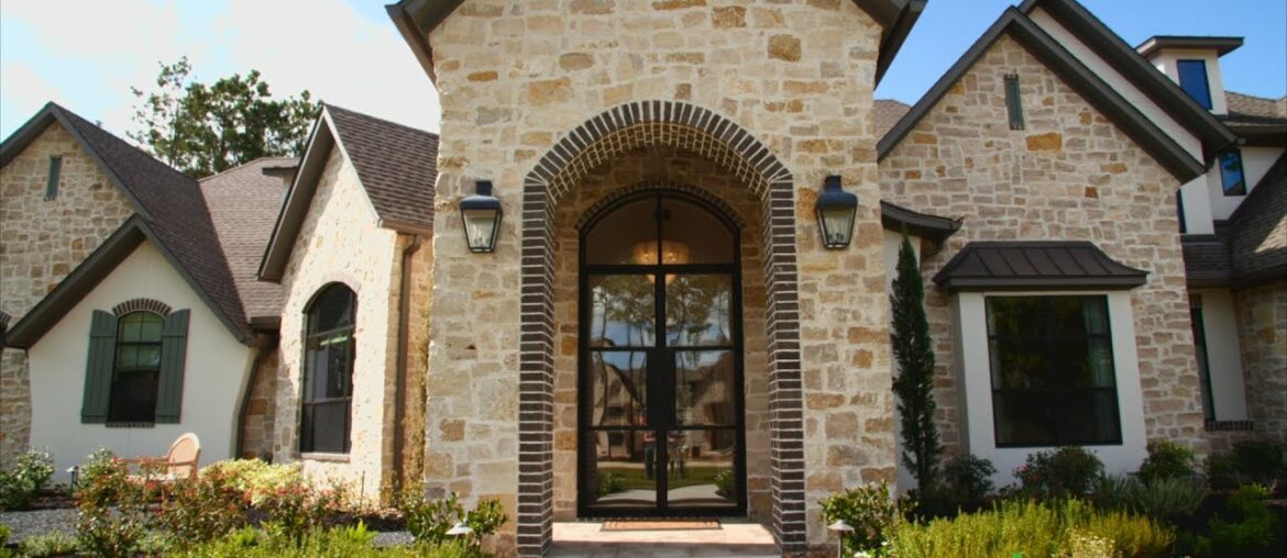 Tour a French Country-Style Home With Layers of Creamy Tones Tour a French Country-Style Home With Layers of Creamy Tones