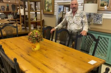 Fabulous French Country Dining Set!