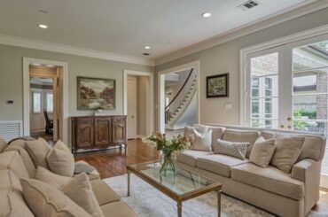 2 Hampton Place, The Woodlands, TX 77381