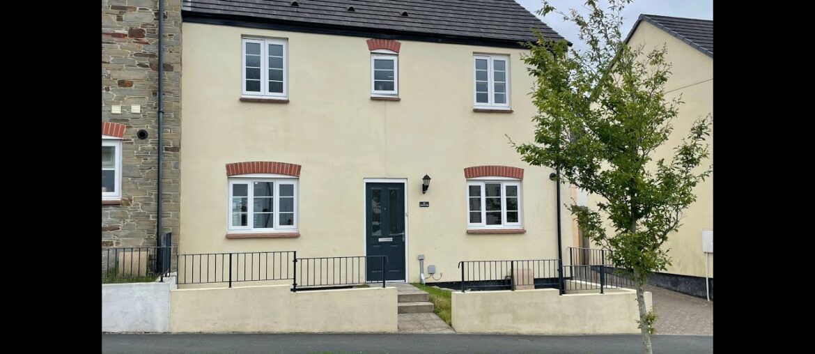 Carrine Way, Truro - A beautifully presented 3 bedroom semi detached house with conservatory...