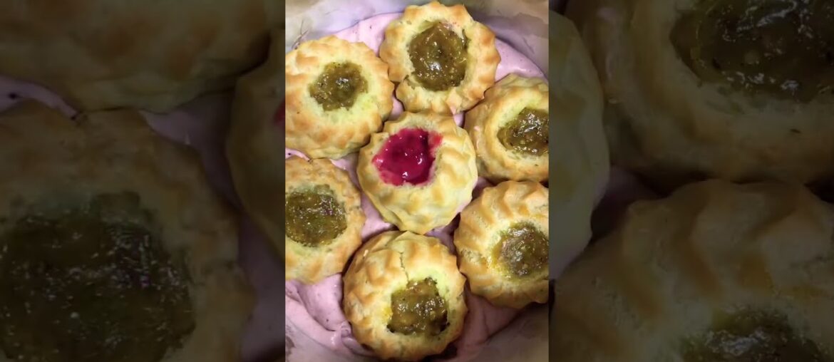 “Shoo” - crispy outside, airy inside. #profiteroles #french #chouxpastry  #eclairs #gourmet  #food