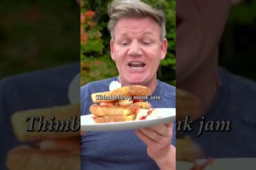 Gordon Ramsay makes SPECIAL French toast #gordonramsay #oneminuterecipe #shorts