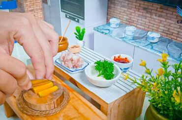 Learn Making Miniature Stir Fried Pork Belly with Satay Served with French Fries / Mini Food