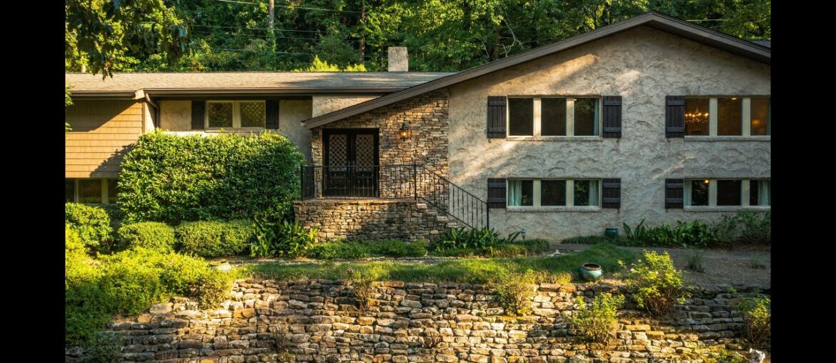 3330 Crosshill Road, Mountain Brook, AL | Cherokee Bend | Bridget Sikora & Jane Huston Crommelin 3330 Crosshill Road, Mountain Brook, AL | Cherokee Bend | Bridget Sikora & Jane Huston Crommelin