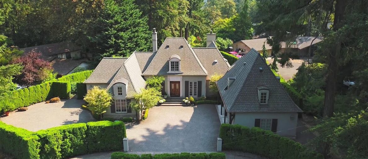 1098 CHANDLER RD Lake Oswego, OR 97034