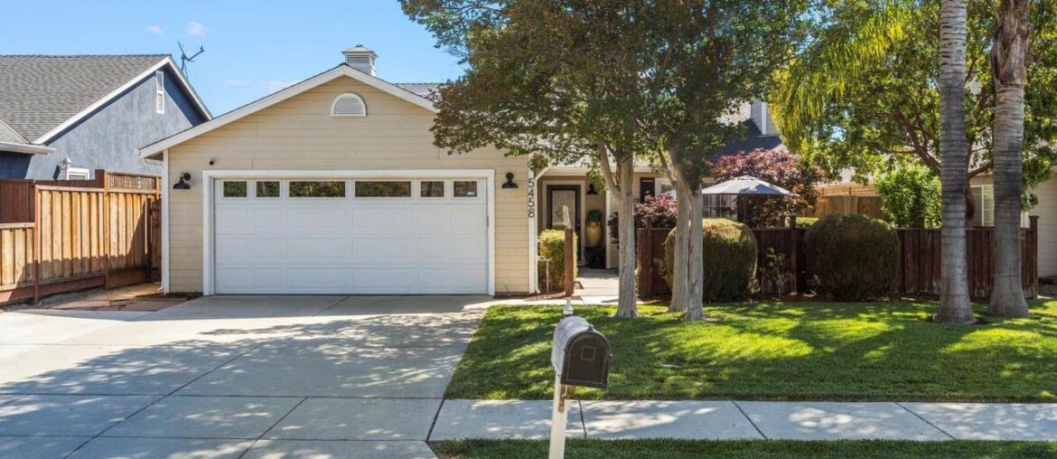 5458 Mesa Road, Gilroy, CA