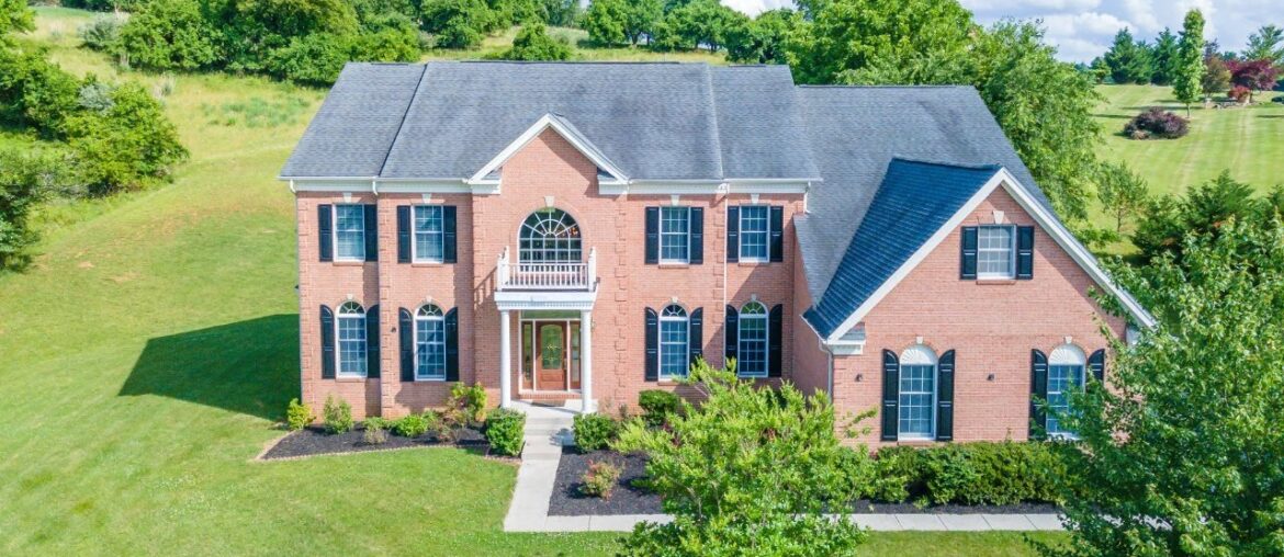 Luxury Home For Sale, Waterford, Virginia. 15000 Barlow Dr.