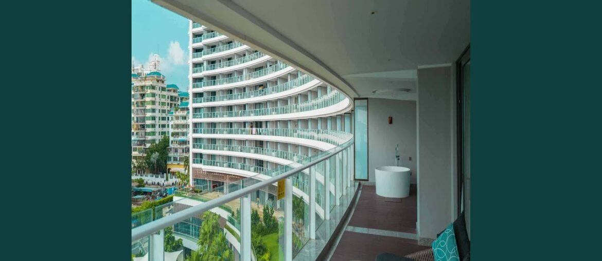 Magnificent Latin Guitar - Vibe for Luxurious Hotel Dining