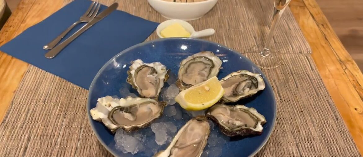 Guess how much I paid for a light dinner (6 oysters +CAVA+Cafe) at a French restaurant in Sitges