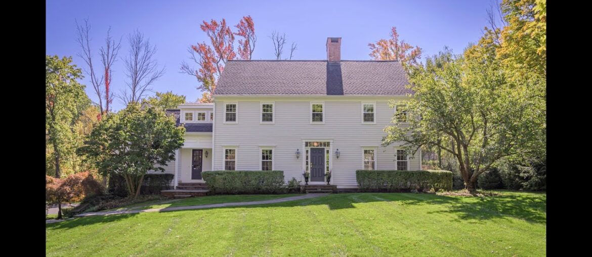 Walk To The Village in Ridgefield, CT Walk To The Village in Ridgefield, CT