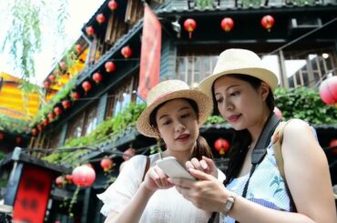 10 Unforgettable things to do in France - From wine tasting to sunbathing!