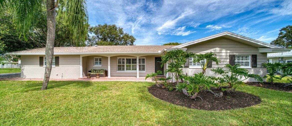1854 Lakeview Rd, Clearwater, FL