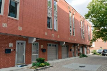 Cynthia Howe Gajewski Team Listing: 1040 Susan Collins Ln. in Oak Park