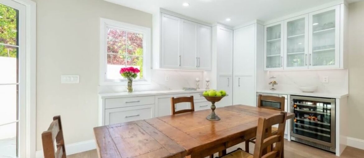 15145 Del Gado Drive, Sherman Oaks, CA 91403