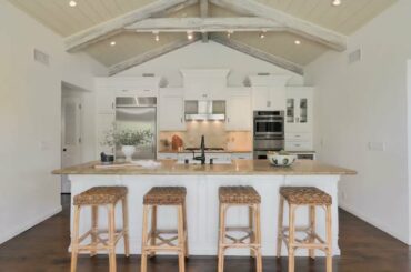 Bryant  Reichling Team Presents 2846 Westbrook Avenue in Hollywood Hills