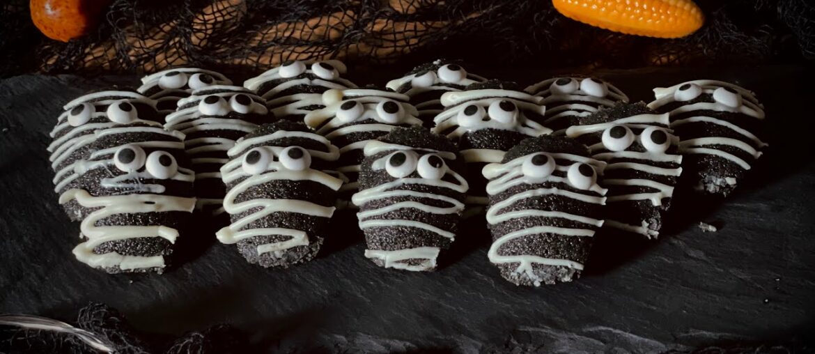 Charcoal Mini Madeleines Recipe, French Butter Cakes. Spooky Halloween Cookies Recipe Charcoal Mini Madeleines Recipe, French Butter Cakes. Spooky Halloween Cookies Recipe