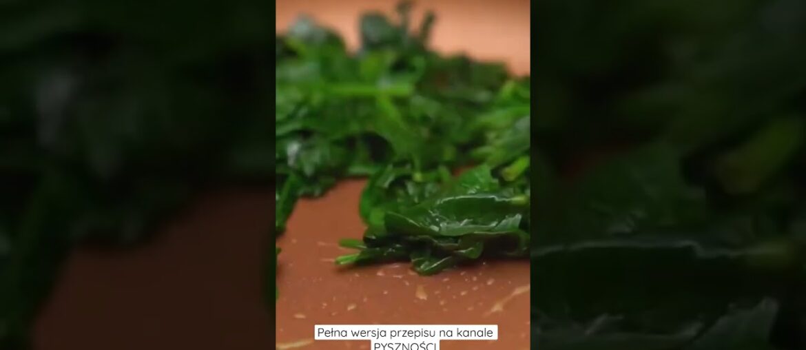 Zapiekanka z ciastem francuskim, jajkami i szpinakiem #shorts