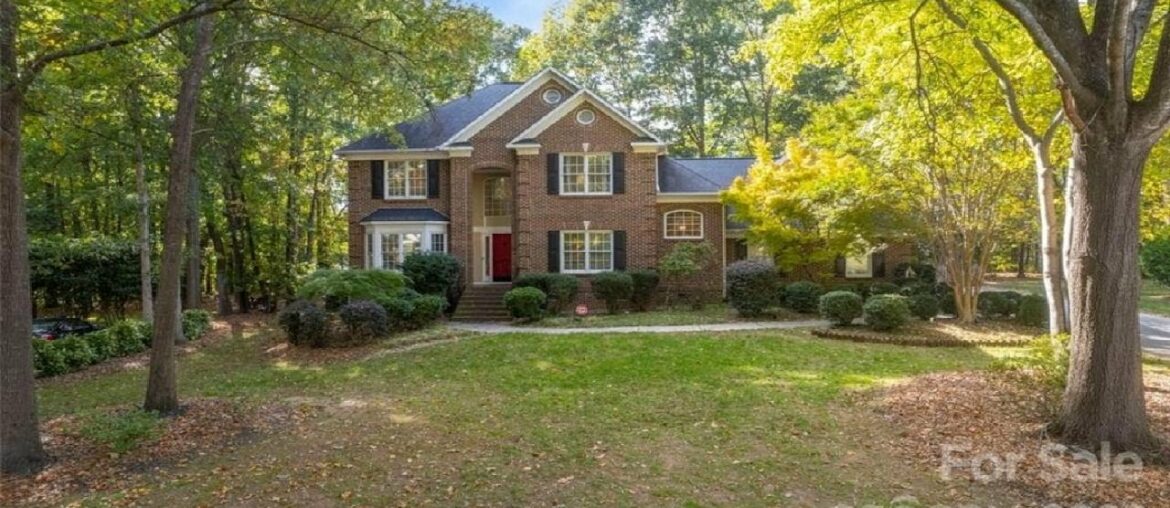 3501 French Woods Road, Charlotte, NC Presented by Matt Stone Real Estate.