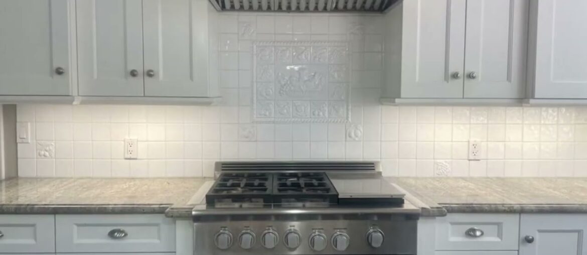 10520 Strathmore Drive, Los Angeles, CA 90024 10520 Strathmore Drive, Los Angeles, CA 90024