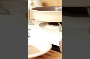 French Toast Sticks with Cinnamon Sugar, full recipe on IG (tummyammy_)