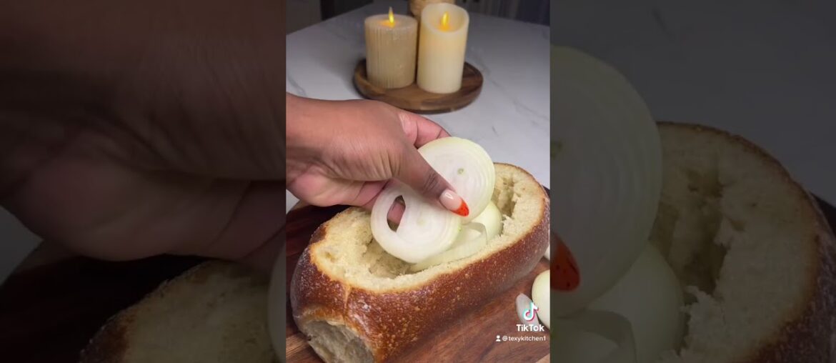 The best French onion soup! #frenchonionsoup #souprecipe #soupseason #shorts #texykitchen