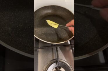 QUICK & EASY delicious French toast breakfast!  #quickrecipe #breakfast #frenchtoast #food #cooking