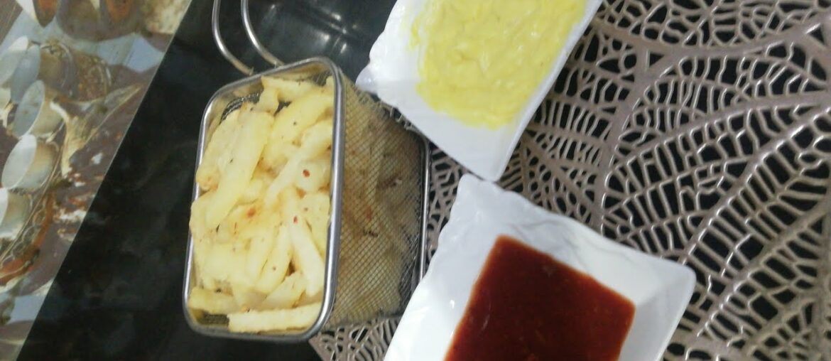 |Home made crispy french fries recipe|patato chips recipe|fried chips|by cooking & vlogs with Ayesha