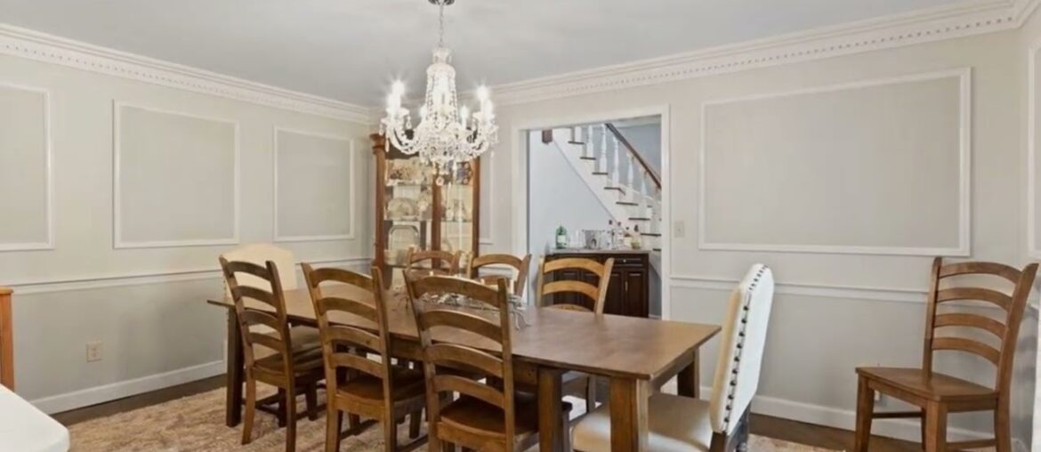 2 Country Club Drive, Lynnfield, MA 01940