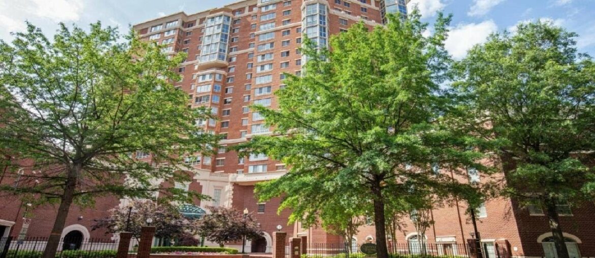 2121 JAMIESON AVENUE, ALEXANDRIA, VA Presented by The Redux Group. 2121 JAMIESON AVENUE, ALEXANDRIA, VA Presented by The Redux Group.