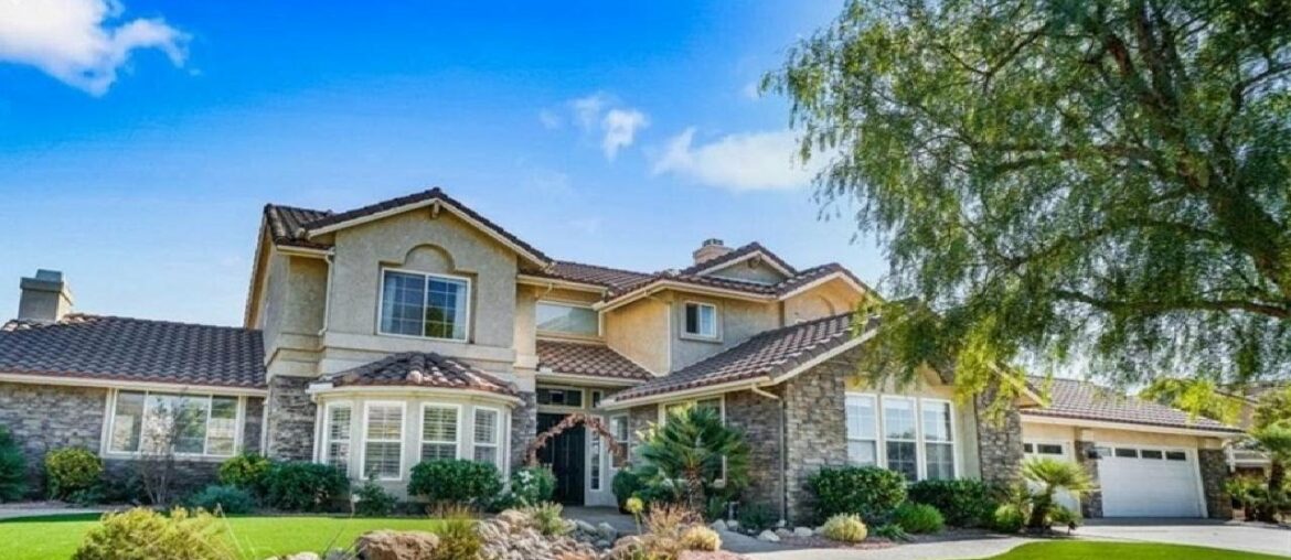 34830 Caprock Road, Agua Dulce, CA Presented by Joyce Blackburn. 34830 Caprock Road, Agua Dulce, CA Presented by Joyce Blackburn.