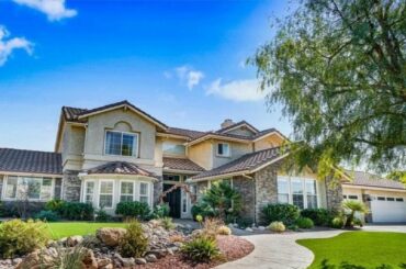 34830 Caprock Road, Agua Dulce, CA Presented by Joyce Blackburn.