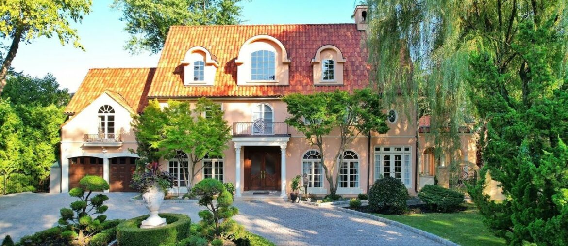 Staten Island (New York) NY Homes Real Estate for Sale: 195 Benedict Road Unit House