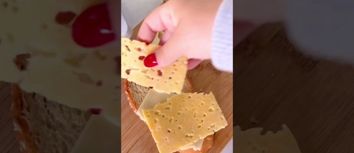 French Onion Grilled Cheese: Dinner Recipe