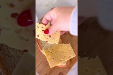 French Onion Grilled Cheese: Dinner Recipe